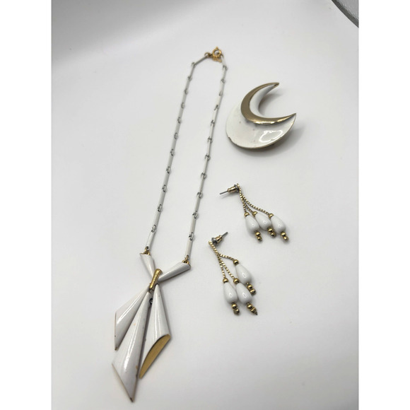 Vintage Trifari Enamel Necklace SA Crescent Brooch Earrings READ J2-3030 - Picture 1 of 10